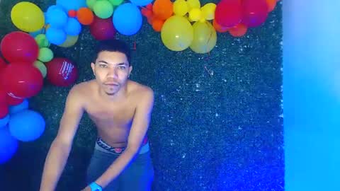 Snapshot of boybigcock_25cm chatting on 8, 2, 2025 jhon deivis online show from 8, 2, 2025
