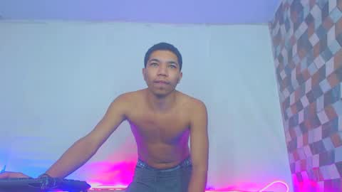 Snapshot of boybigcock_25cm chatting on 17, 2, 2025 jhon deivis online show from 17, 2, 2025