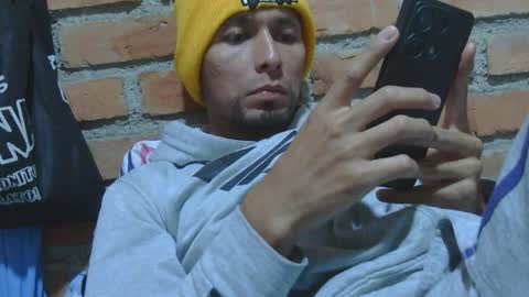 Snapshot of boycumlatino21 chatting on 6, 4, 2026 Boy online show from 6, 4, 2026