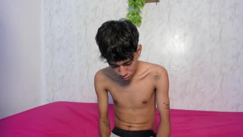 Snapshot of boys_hotparty chatting on 28, 5, 2026 ALEX - TAYLER -MIKE online show from 28, 5, 2026