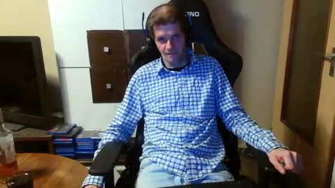 Snapshot of bponie1 chatting on 28, 12, 2024 bponie1 online show from 28, 12, 2024