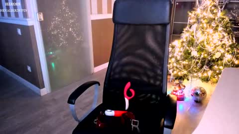 Snapshot of braingirl chatting on 1, 1, 2025 I see you X-twitter its braingirl online show from 1, 1, 2025