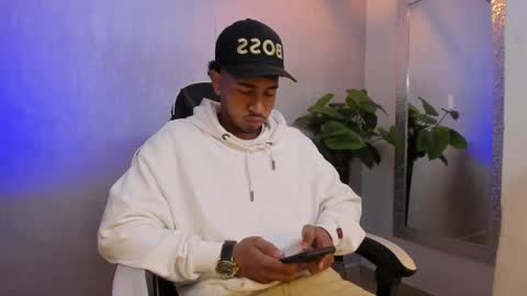 Snapshot of brand_collins chatting on 26, 4, 2026 Brand online show from 26, 4, 2026