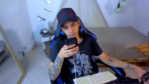 Snapshot of brand_hades chatting on 19, 4, 2026 B R A N D online show from 19, 4, 2026