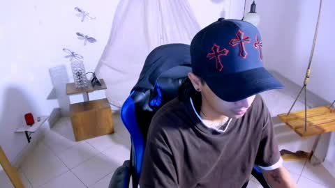 Snapshot of brand_hades chatting on 17, 5, 2026 B R A N D online show from 17, 5, 2026
