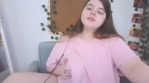 Snapshot of brattyprincess_emma chatting on 7, 10, 2025 Emma online show from 7, 10, 2025