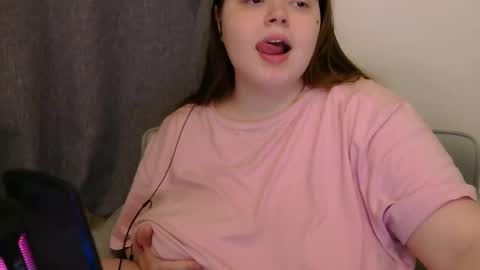 Snapshot of brattyprincess_emma chatting on 3, 12, 2025 Emma online show from 3, 12, 2025