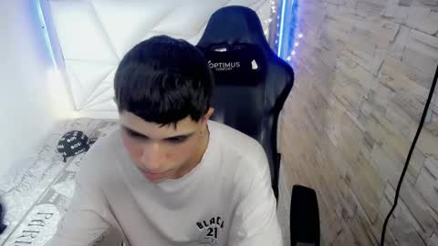 Snapshot of brayan_lopezz chatting on 4, 12, 2024 BRAYAN online show from 4, 12, 2024