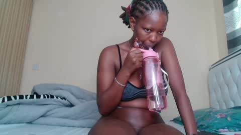 Snapshot of bree_beauty chatting on 13, 5, 2026 bree_beauty online show from 13, 5, 2026