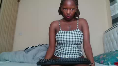 Snapshot of bree_beauty chatting on 17, 5, 2026 bree_beauty online show from 17, 5, 2026