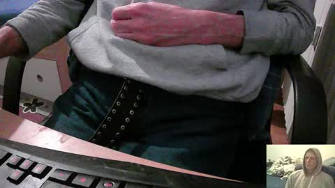 Snapshot of bremer64 chatting on 18, 10, 2025 bremer64 online show from 18, 10, 2025