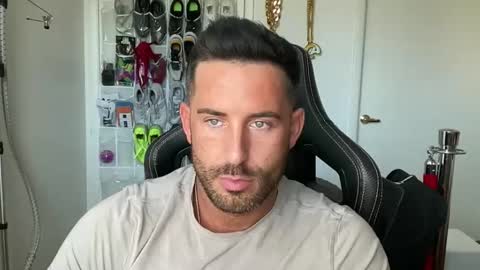 Snapshot of brettmycles chatting on 1, 6, 2026 Brett Mycles online show from 1, 6, 2026
