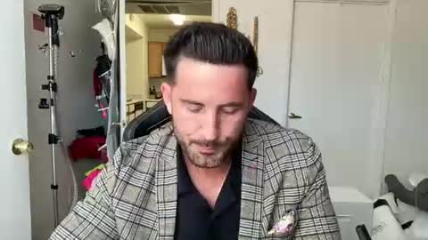 Snapshot of brettmycles chatting on 23, 7, 2026 Brett Mycles online show from 23, 7, 2026