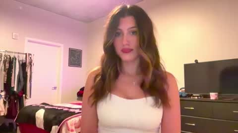 Snapshot of briadominick chatting on 7, 7, 2026 Brianna3 online show from 7, 7, 2026