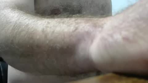 Snapshot of brian871001 chatting on 2, 4, 2026 brian871001 online show from 2, 4, 2026