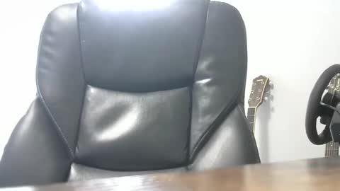 Snapshot of brian871001 chatting on 15, 4, 2026 brian871001 online show from 15, 4, 2026