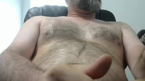 Snapshot of brian871001 chatting on 19, 4, 2026 brian871001 online show from 19, 4, 2026