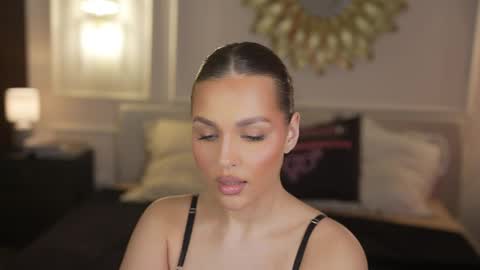 Snapshot of bright_diamonds_054 chatting on 18, 4, 2026 Diamonds Girls online show from 18, 4, 2026