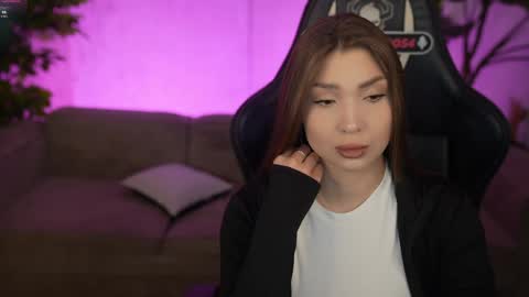 Snapshot of bright_diamonds_054 chatting on 30, 4, 2026 Diamonds Girls online show from 30, 4, 2026