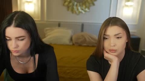 Snapshot of bright_diamonds_054 chatting on 7, 5, 2026 Diamonds Girls online show from 7, 5, 2026