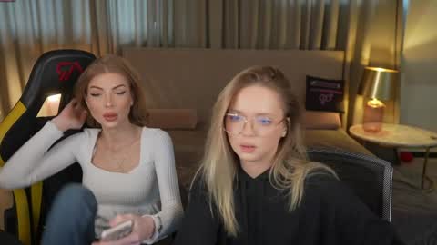 Snapshot of bright_diamonds_054 chatting on 13, 5, 2026 Diamonds Girls online show from 13, 5, 2026