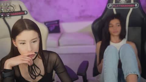 Snapshot of bright_diamonds_054 chatting on 28, 5, 2026 Diamonds Girls online show from 28, 5, 2026