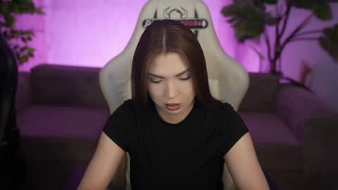 Snapshot of bright_diamonds_054 chatting on 4, 6, 2026 Diamonds Girls online show from 4, 6, 2026