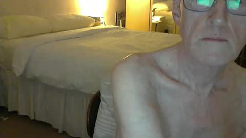 Snapshot of brightonbeach75499 chatting on 4, 3, 2026 brightonbeach75499 online show from 4, 3, 2026