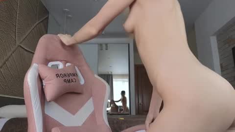 Amina Adelina online show from 1, 3, 2025