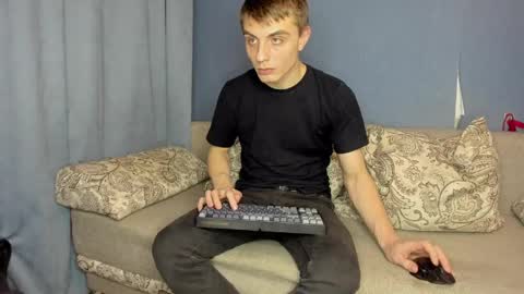 Snapshot of bristlebback chatting on 19, 4, 2026 bristlebback online show from 19, 4, 2026