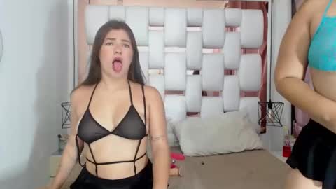 BritanyANDmelany online show from 9, 9, 2025