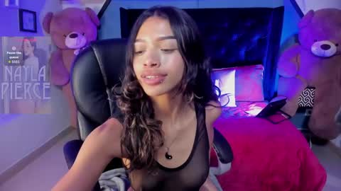 Snapshot of britney_collins_ chatting on 29, 5, 2026 britney_collins_ online show from 29, 5, 2026