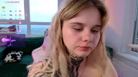 Snapshot of britney_lynch chatting on 13, 6, 2026 Britney online show from 13, 6, 2026