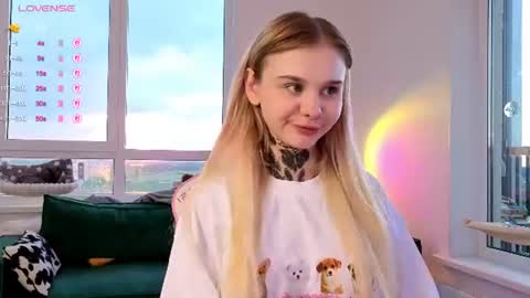 Snapshot of britney_lynch chatting on 14, 6, 2026 Britney online show from 14, 6, 2026