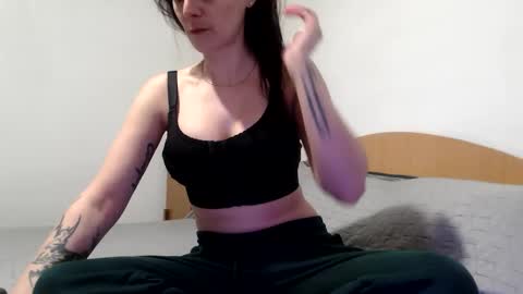 Snapshot of britneydivine chatting on 9, 2, 2026 Britney online show from 9, 2, 2026