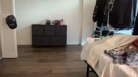 Snapshot of brokehungcollegeguy chatting on 23, 6, 2026 Broke Hung College Guy online show from 23, 6, 2026