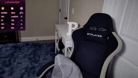 Snapshot of brookebee27 chatting on 8, 3, 2025 brookebee online show from 8, 3, 2025