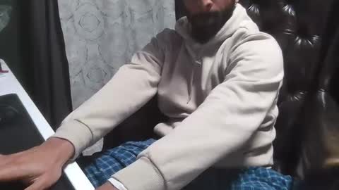 Snapshot of brownbd32 chatting on 14, 1, 2025 brownbd32 online show from 14, 1, 2025