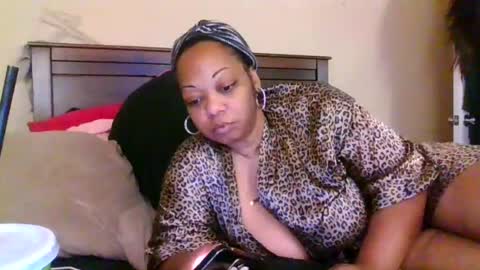 Snapshot of brownroundrenee chatting on 21, 6, 2026 brownroundrenee online show from 21, 6, 2026