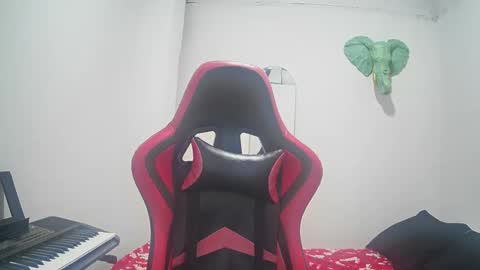 bruce_1111 online show from 2, 11, 2025