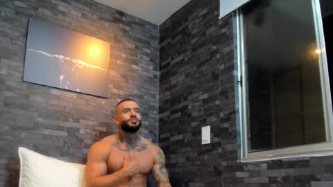 Snapshot of brucedallas chatting on 28, 10, 2025 brucedallas online show from 28, 10, 2025