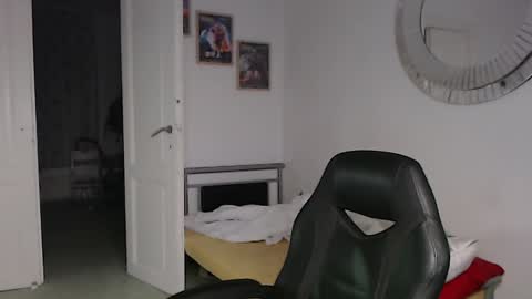 Snapshot of brucemf chatting on 21, 12, 2024 Bruce online show from 21, 12, 2024