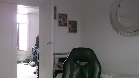 Snapshot of brucemf chatting on 5, 2, 2025 Bruce online show from 5, 2, 2025