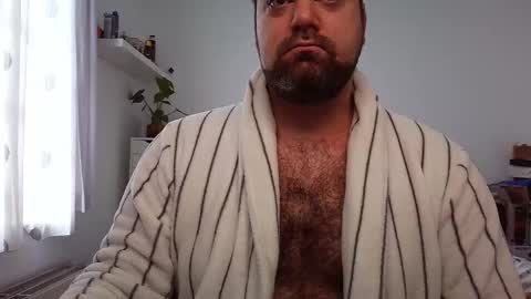 Snapshot of brucemf chatting on 30, 11, 2025 Bruce online show from 30, 11, 2025