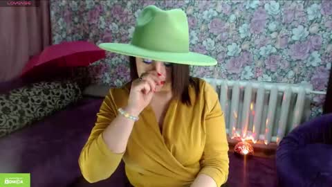 Snapshot of brunette7786 chatting on 3, 5, 2026 Julia online show from 3, 5, 2026