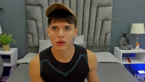 Snapshot of bruno_bellini chatting on 22, 11, 2025 Bruno Bellini online show from 22, 11, 2025