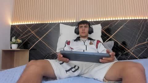 Snapshot of bruno_fox_ chatting on 9, 6, 2026 Bruno online show from 9, 6, 2026
