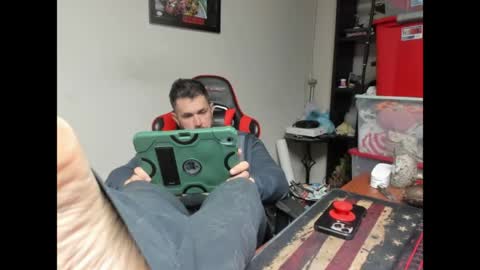Snapshot of brutalmaster1983 chatting on 29, 4, 2026 BRUTALMASTER1983 online show from 29, 4, 2026