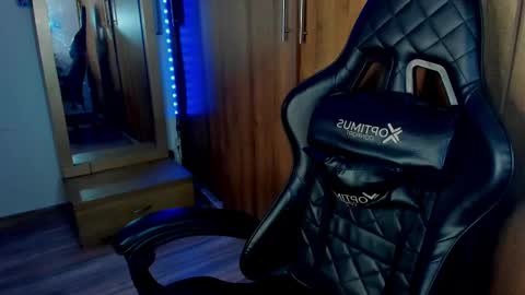 Snapshot of bryan_boy_ chatting on 10, 3, 2025 bryan online show from 10, 3, 2025