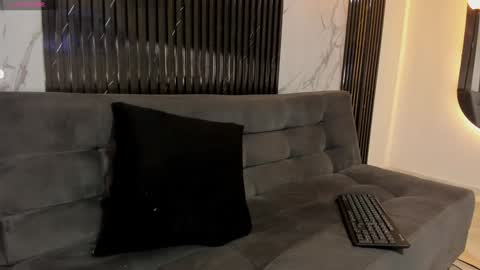 Bryxon  online show from 26, 1, 2025